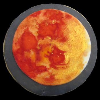 Biscotto del pianeta Marte decorato in pasta di zucchero