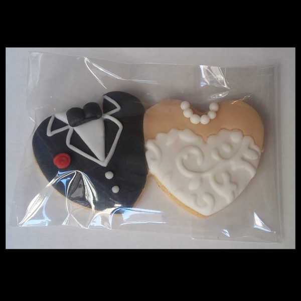 Biscotti decorati in pasta di zucchero con soggetto coppia di sposi