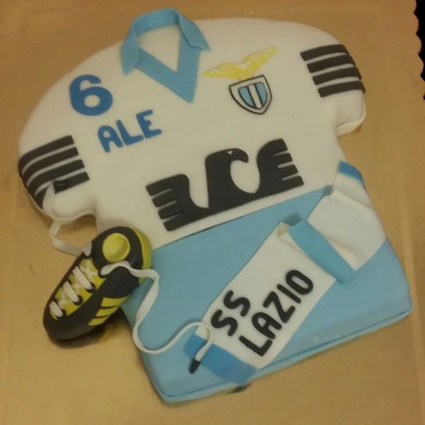 Torta decorata in pasta di zucchero per un compleanno a tema S.S. Lazio